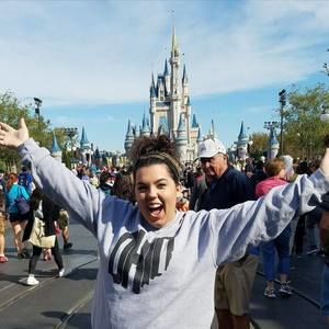 Meet your Posher, Demi